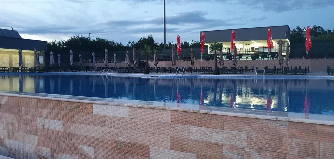 Meliss Events Hotel ไกรโอวา ภายนอก รูปภาพ