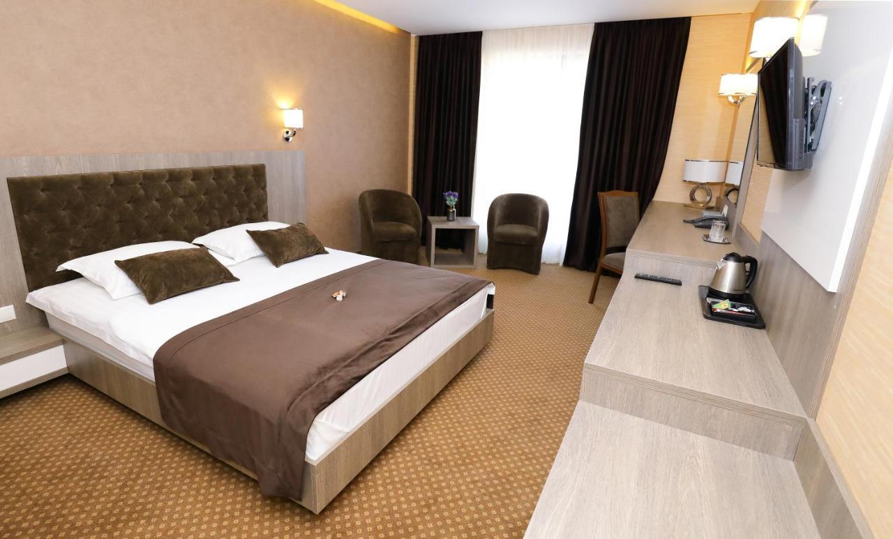 Meliss Events Hotel ไกรโอวา ภายนอก รูปภาพ