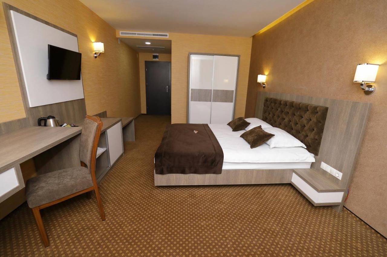 Meliss Events Hotel ไกรโอวา ภายนอก รูปภาพ