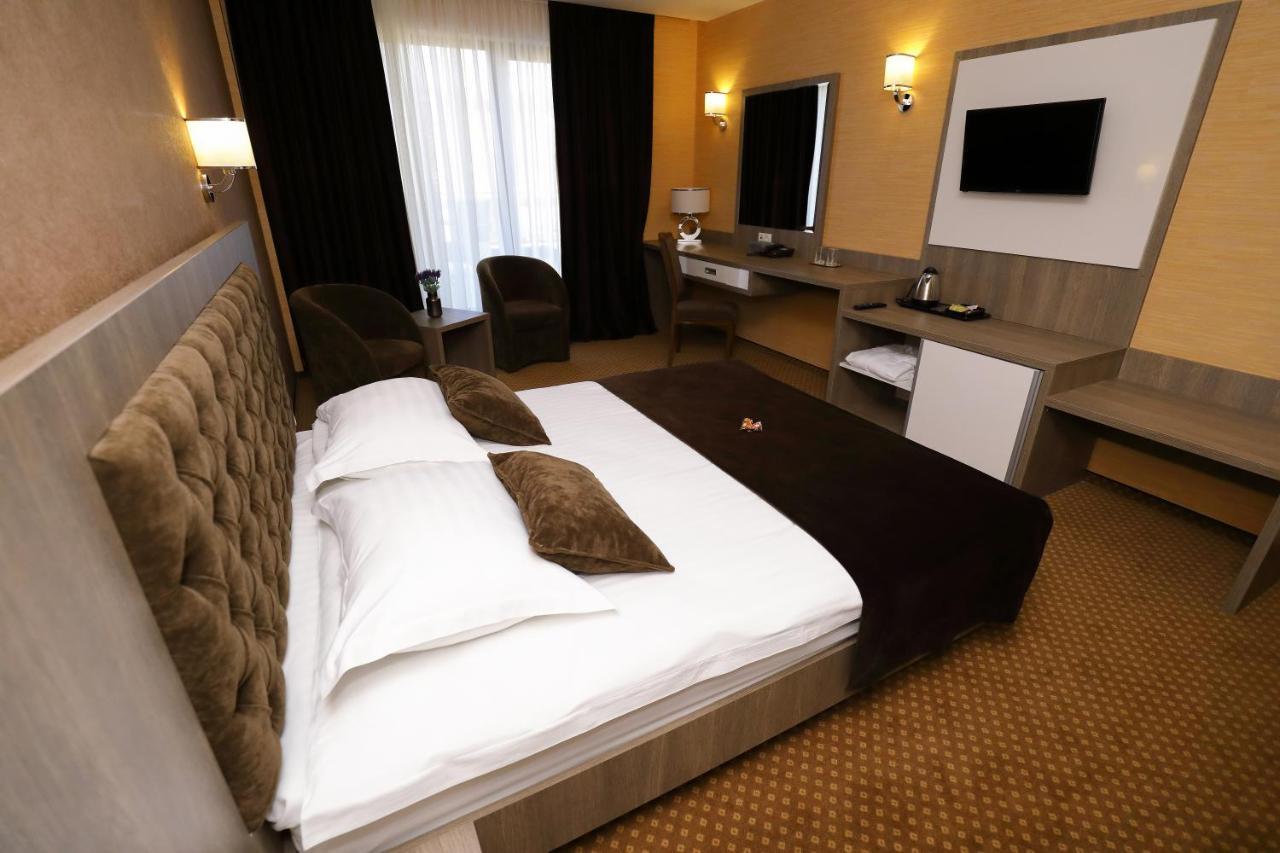 Meliss Events Hotel ไกรโอวา ภายนอก รูปภาพ
